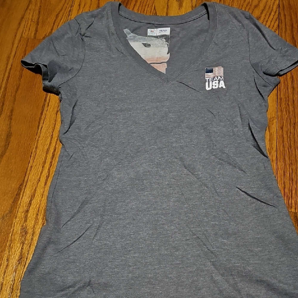 Old Navy Gray Team USA V-Neck T-Shirt